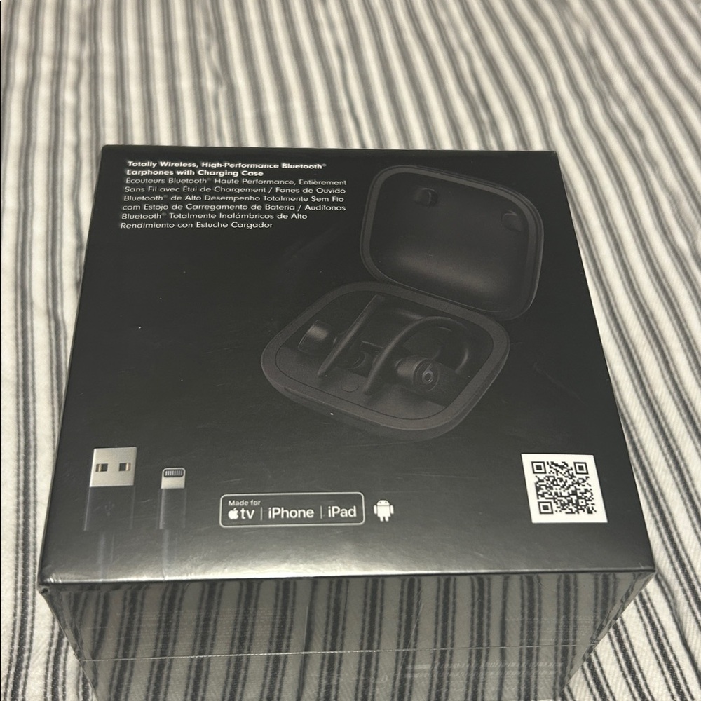 Powerbeats Pro Wireless Earphones - Picture 2 of 6